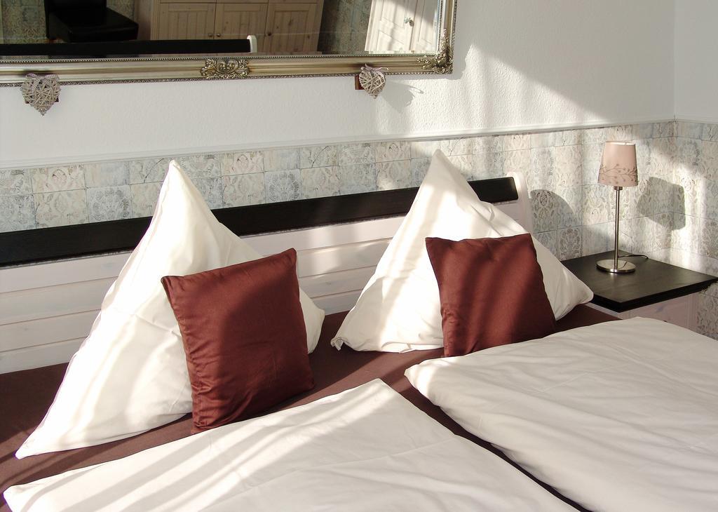 Hotel Garni Landhaus Uttum Krummhörn Buitenkant foto