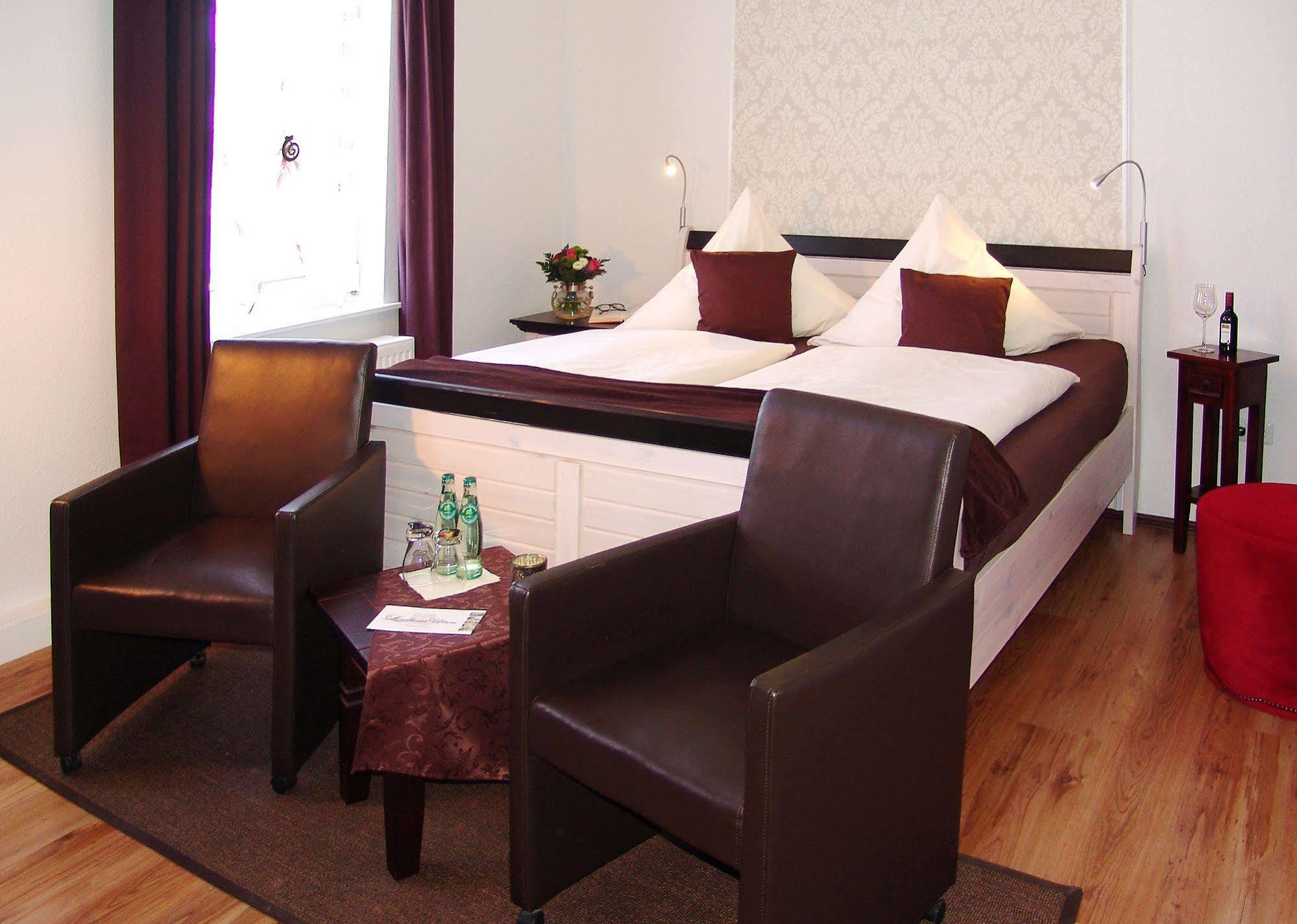 Hotel Garni Landhaus Uttum Krummhörn Buitenkant foto